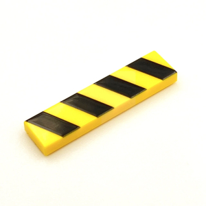 Tile Sign Schrikhek 1x4 Black on Yellow Right Dense